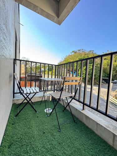 Ein Balkon oder eine Terrasse in der Unterkunft 厝True Hub旅店
