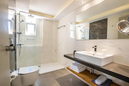 Koupelna v ubytování ALOS SUITES ex-Possirama Bay aparts