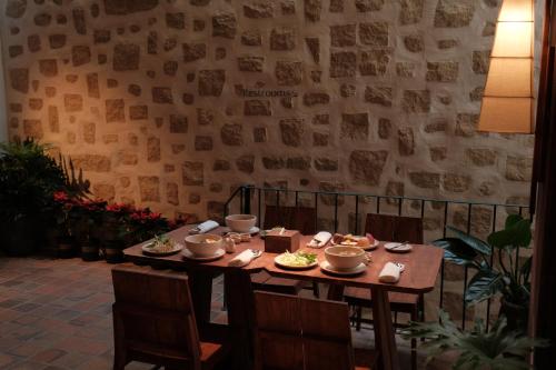 Jídlo v hotelu nebo okolí