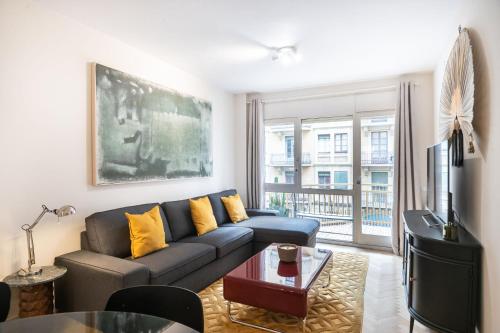 Spacious and elegant oasis in the best location, Eixample Barcelona