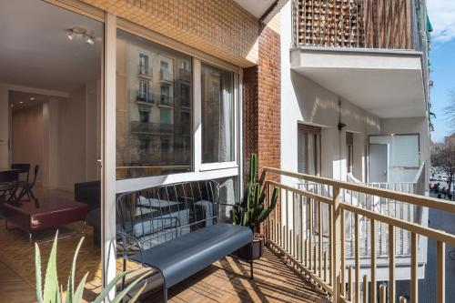 Spacious and elegant oasis in the best location, Eixample Barcelona