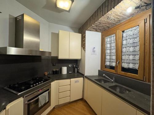 New! Renovated Apt in Ancient Rome