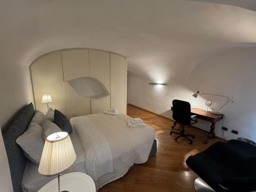 New! Renovated Apt in Ancient Rome