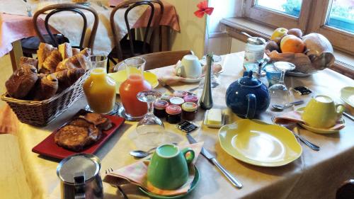 Galeriebild der Unterkunft Hôtel restaurant de l'Île in Jumeaux