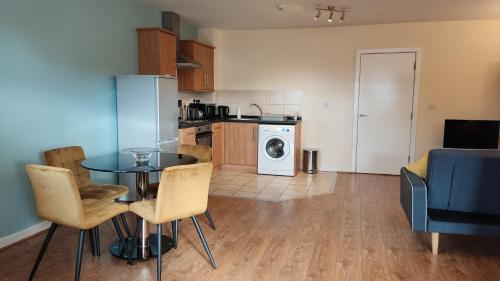 Kuchyň nebo kuchyňský kout v ubytování Modern Studio Flat in Wigan