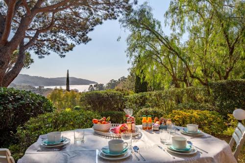 Ajoucadou - Vue sur le Cap Lardier