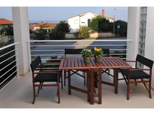 Ferienwohnung In Ližnjan Mit Möbliertem Balkon