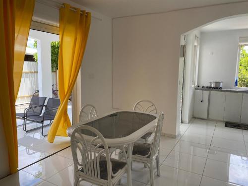 Et opholdsområde på Villa Marracuja Souffleur Beach