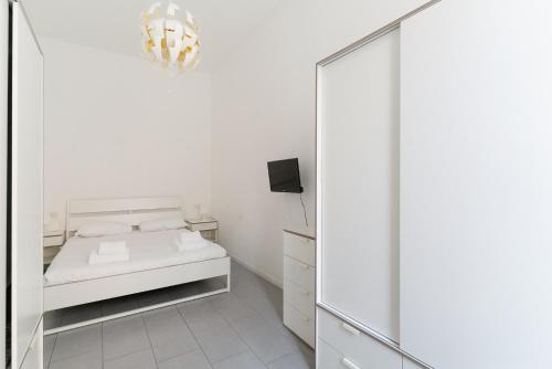 GuestHost - Bright Apartment Isola - Milano