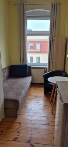 Hostel Tulip - pokój 6 ze wspólną łazienką i kuchnią