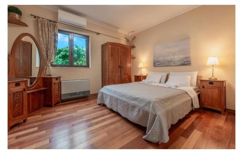 Luxurious Home In Kastel Kambelovac With Sauna