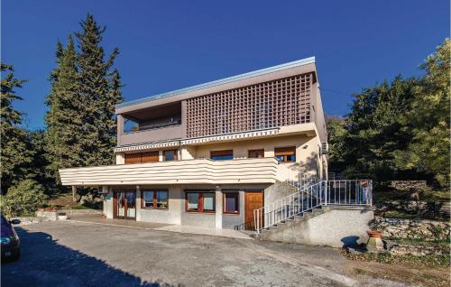 Beach Front Apartment In Rijeka With Wifi