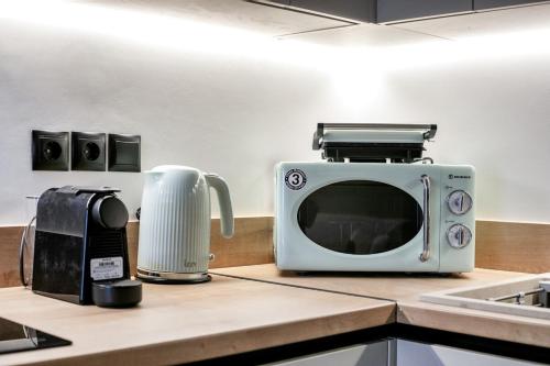 Avia Deluxe Studio - Athens Modern Escape