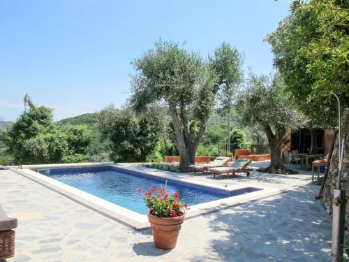 Πισίνα στο ή κοντά στο Holiday Home Il Rifugio - BCM110 by Interhome