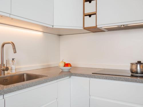 Kuchyň nebo kuchyňský kout v ubytování Apartment Les Cimes by Interhome