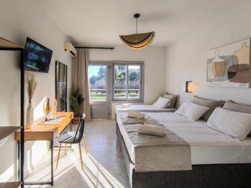 Celestia Roοms and Apartments