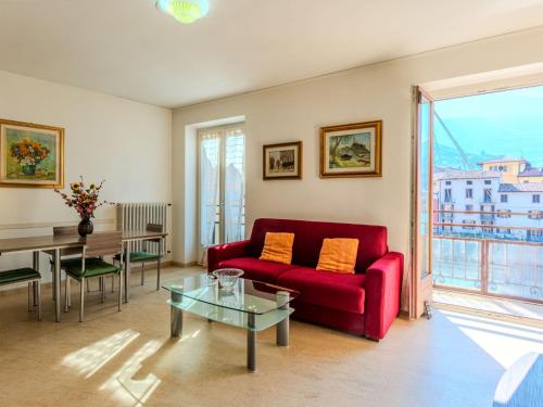 Un lugar para sentarse en Apartment Claudia by Interhome