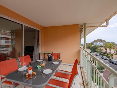 Apartment Les Calanques du Parc-6 by Interhome