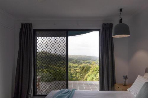 Gallery image of Luxury Hilltop Hideaway Private Outdoor Bath Stunning Hinterland Views in Mapleton