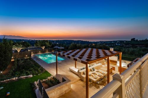 Estella Villa with Pool, Children Area, BBQ & Magnificent Views!