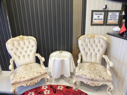 Ruang duduk di ÇANKAYA SUIT HOTEL