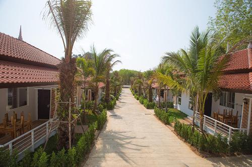 Lux Family Villas Krabi Ao Nang — Landmark view
