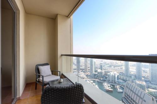 Livbnb- Coastal 2B with Marina View Walk to Beach