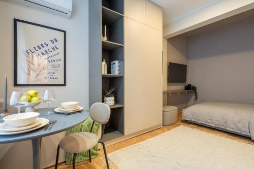 Postel nebo postele na pokoji v ubytování Old Town - Carada 5 - UrbanNest Bucharest