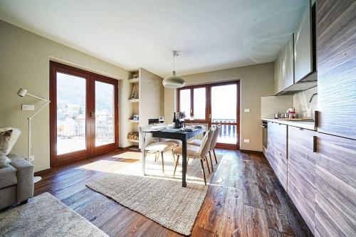 Fotografie z fotogalerie ubytování MCX Vacation Rental - Luce delle Alpi, Family Apartment Duplex a Valtournenche, nel pittoresco villaggio Bringaz v destinaci Valtournenche