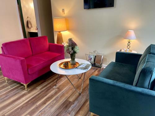 Istumisnurk majutusasutuses Unique Vacations at this Wonderful Vintage Caravan in Franklin, North Carolina