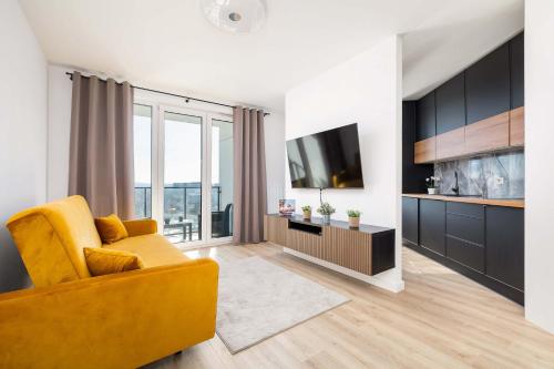 Elegant Apartment with Parking near Tauron Arena Kraków by Noclegi Renters