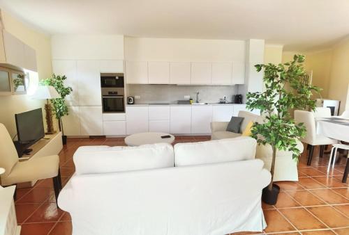 Lagos beach apartment for 8