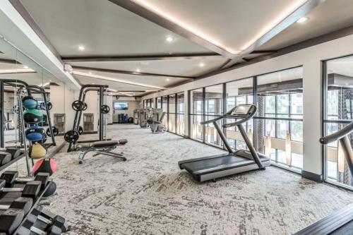 Γυμναστήριο ή/και όργανα γυμναστικής στο Central Heights functional 2B2B Longterm Condo