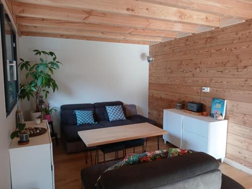 Photo de la galerie de l'établissement Magnifique chalet niché entre Lac & Montagne, à Allemont