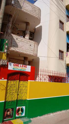 One Love Guesthouse & Restaurant
