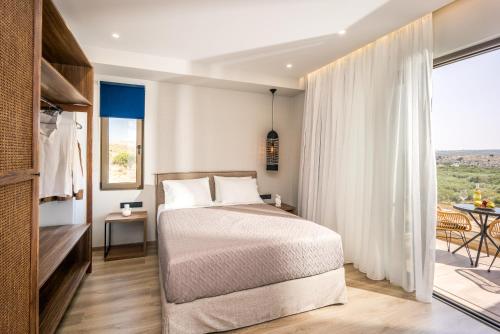 Postel nebo postele na pokoji v ubytování Stefi Villas - Deluxe Pool Bliss Retreats