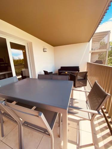 Apt clim 4 p clim avec piscine et parking 400 m plages- V0775