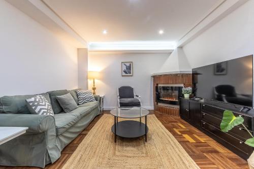 Stylish 4 Double Rooms, Central Bilbao (Old Town)
