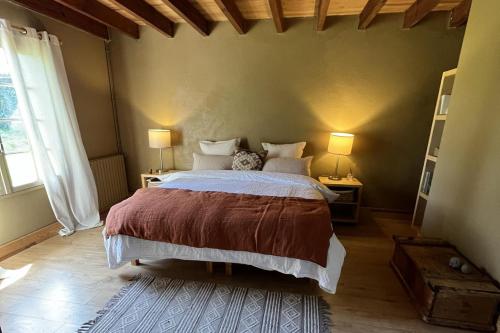 Photo de la galerie de l'établissement Country Cottage Stay-Pets Welcome-Pool-Sleeps 8, à Lagrange
