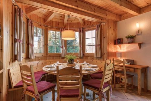 Chalet Orange