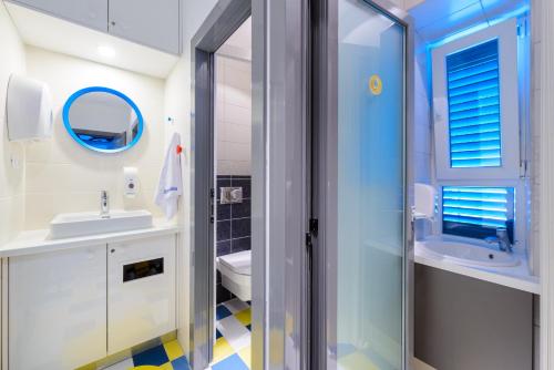 Ένα μπάνιο στο Hostel Sea Breeze