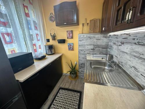 Η κουζίνα ή μικρή κουζίνα στο Marta's apartment