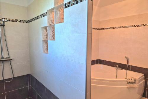 Gallery image of Countryside getaway family stay air-conditioned swimming pool in Rayet