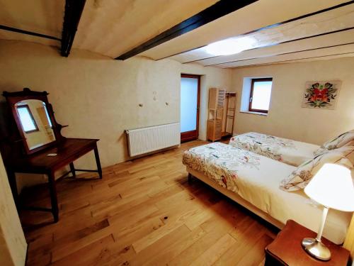 Ένα ή περισσότερα κρεβάτια σε δωμάτιο στο Skycircuitvilla - 4 star villa with 8 bedrooms, pool and 3000m2 grounds