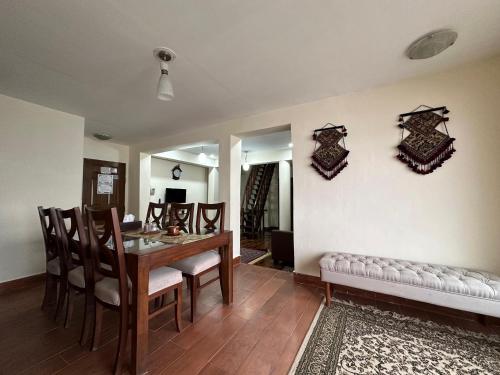 Χώρος καθιστικού στο Sarah's Lodge