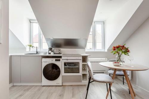 A43 Republic # 1BedRoom # Marais # Paris03 # AC