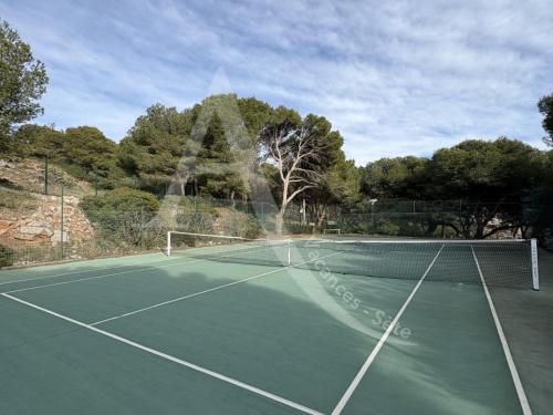 2 CHAMBRES, PKG, LARGE TERRASSE, PISCINE, VUE PANORAMIQUE MER