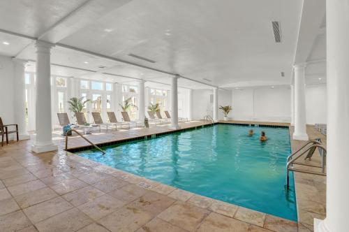 Πισίνα στο ή κοντά στο The Beach Club 509B