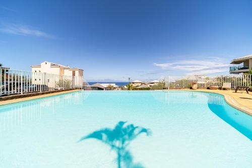 Bazén v ubytování Ti Tourmaline, Vue Mer, Piscine nebo v jeho okolí