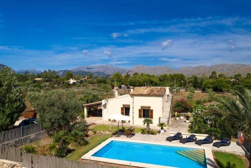 Beautiful country house in Port Pollensa by Renthousing